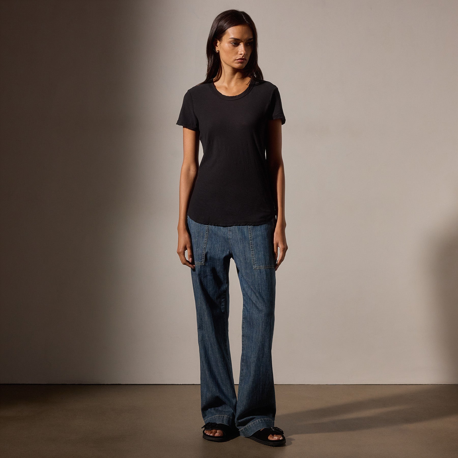 Sheer Slub Crew Neck Tee in Black | James Perse Los Angeles