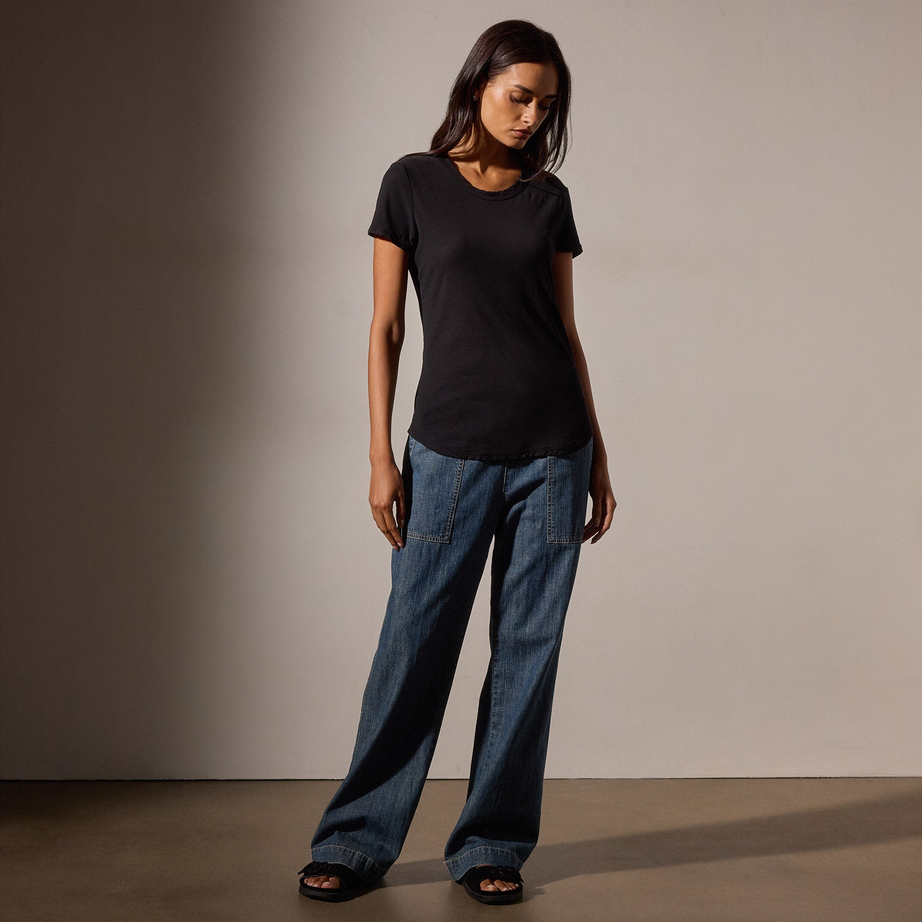 Sheer Slub Crew Neck Tee in Black | James Perse Los Angeles