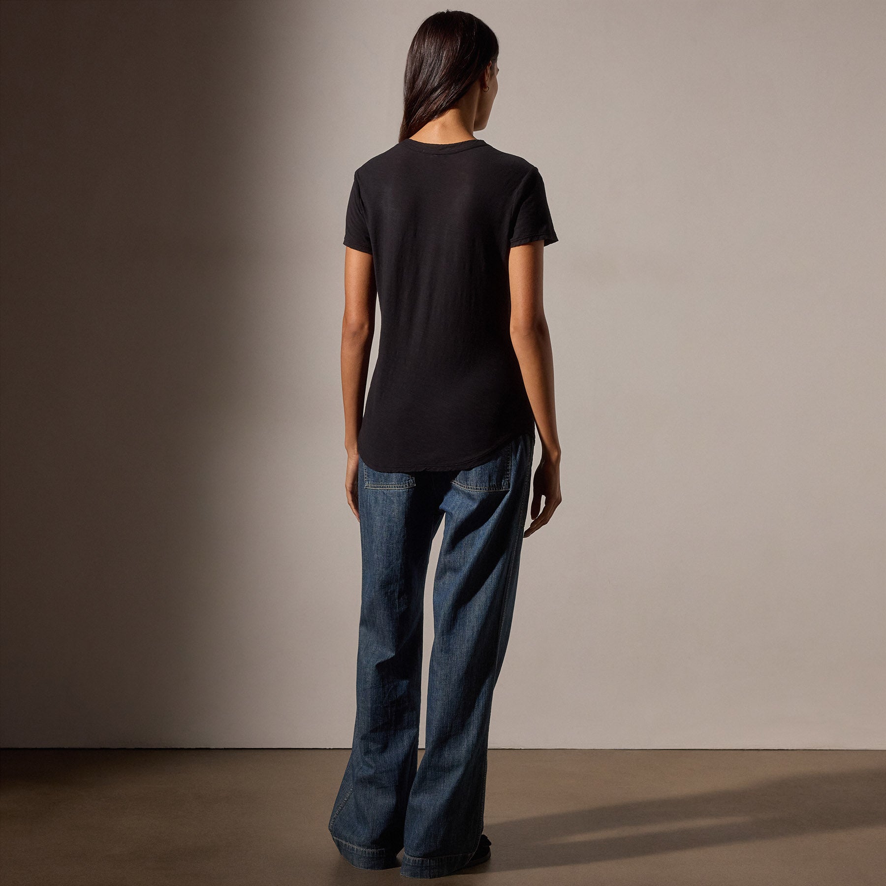 Sheer Slub Crew Neck Tee in Black | James Perse Los Angeles