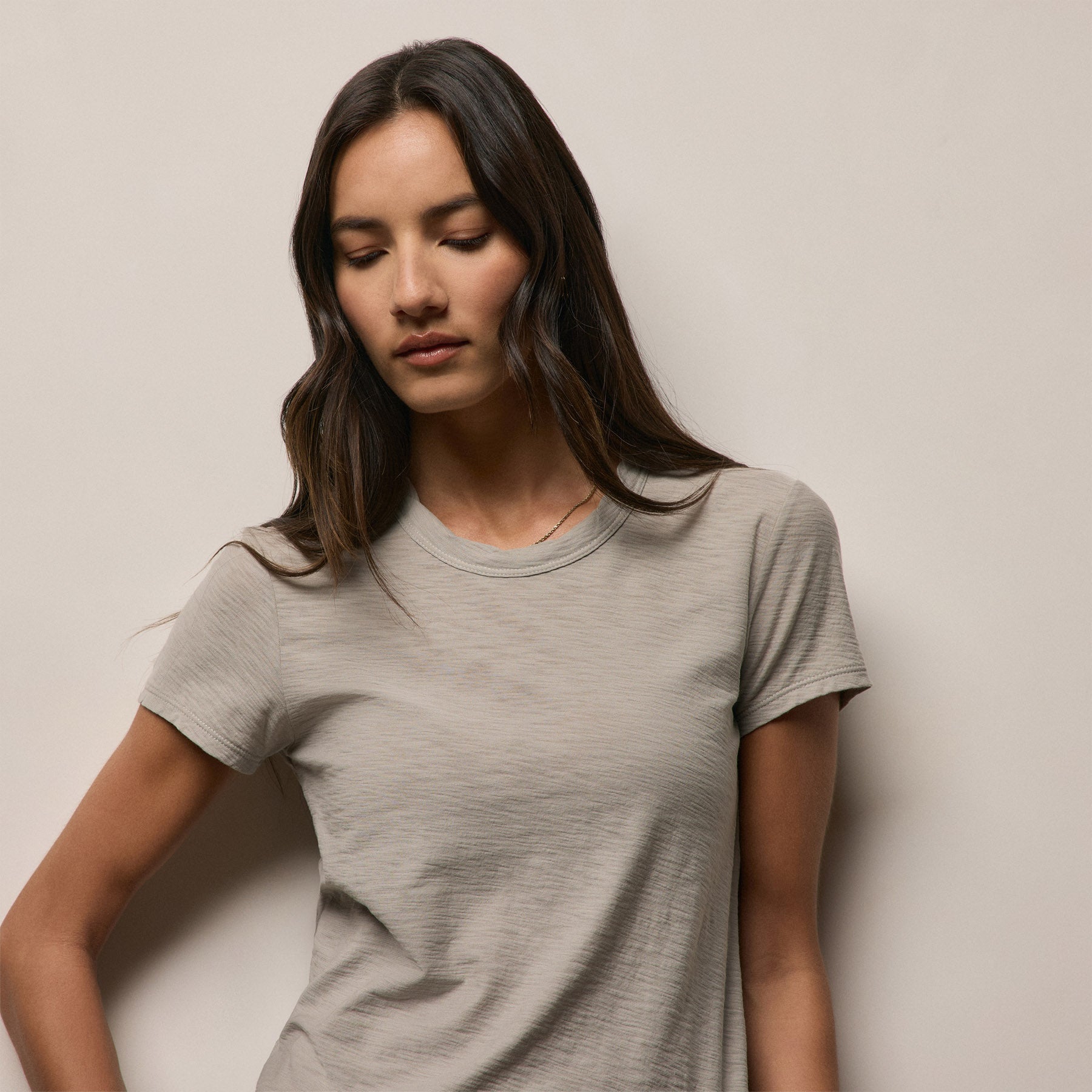 Sheer Slub Crew Neck Tee in Fog | James Perse Los Angeles