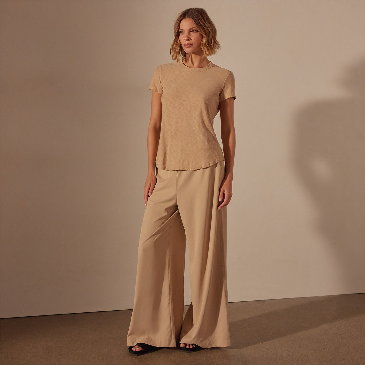 Sheer Slub Crew Neck Tee in Sand Dune | James Perse Los Angeles