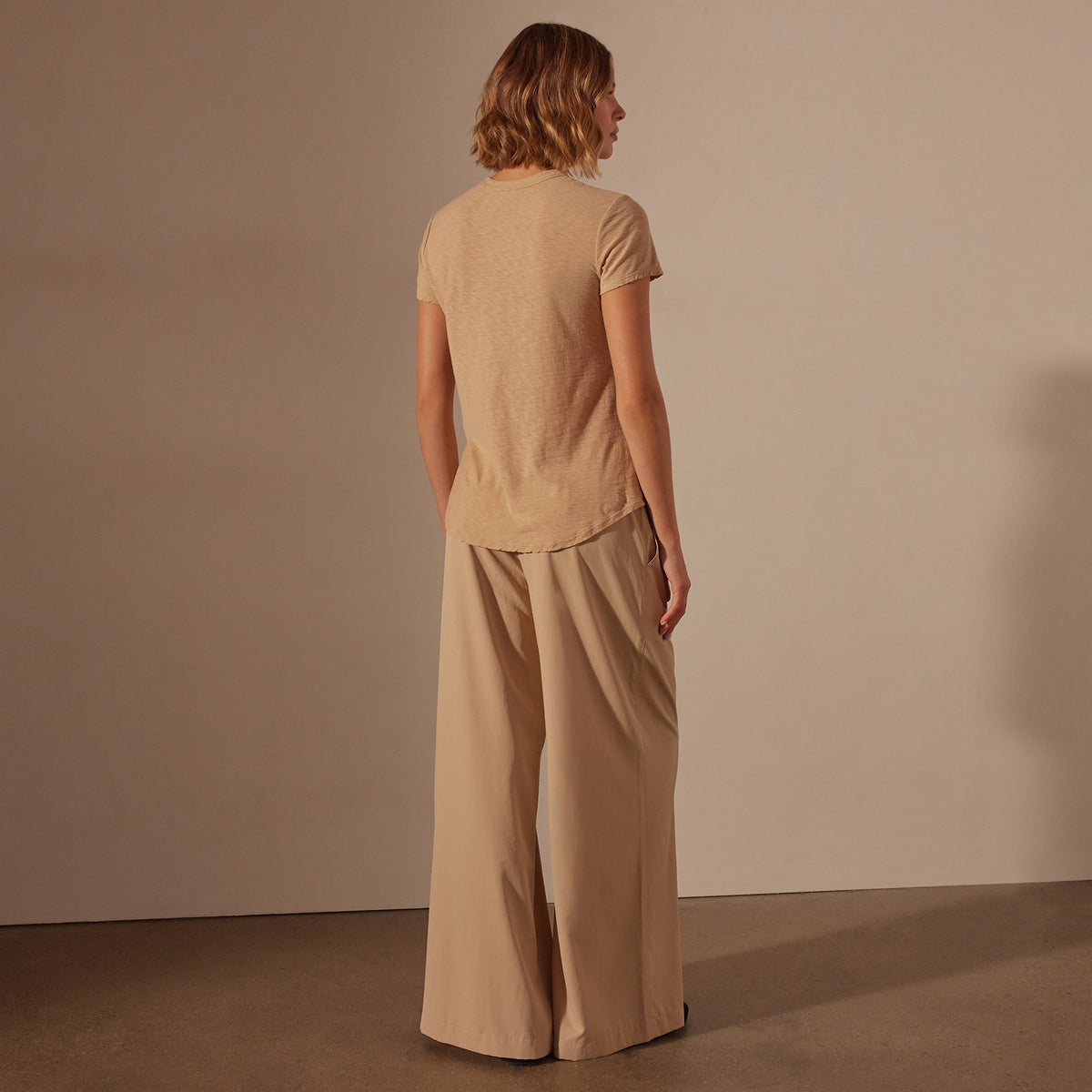 Sheer Slub Crew Neck Tee in Sand Dune | James Perse Los Angeles