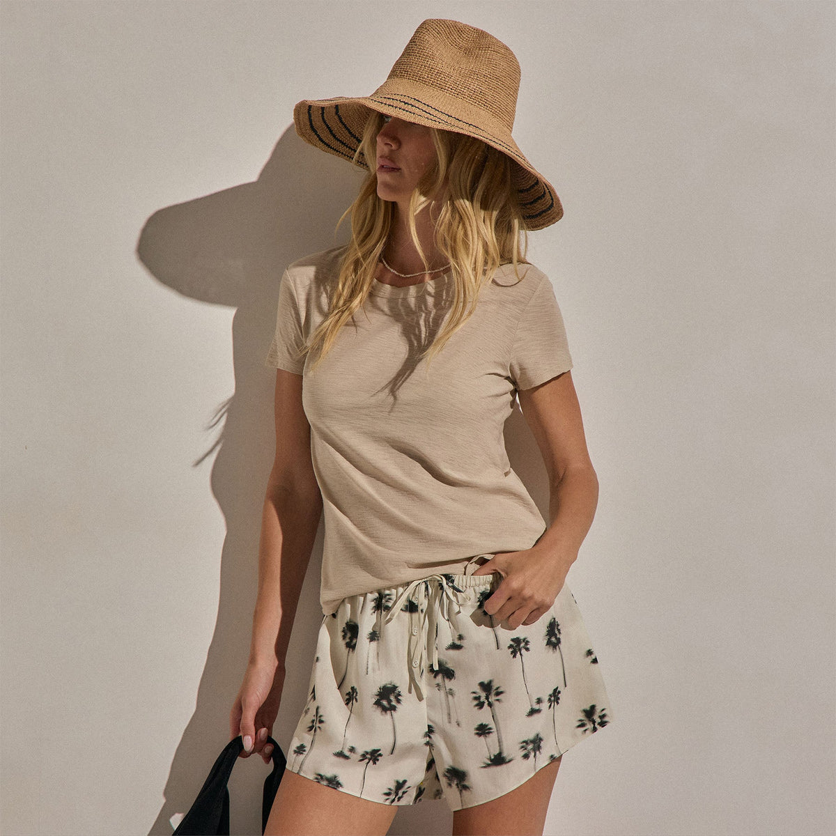 Sheer Slub Crew Neck Tee in Stone | James Perse Los Angeles