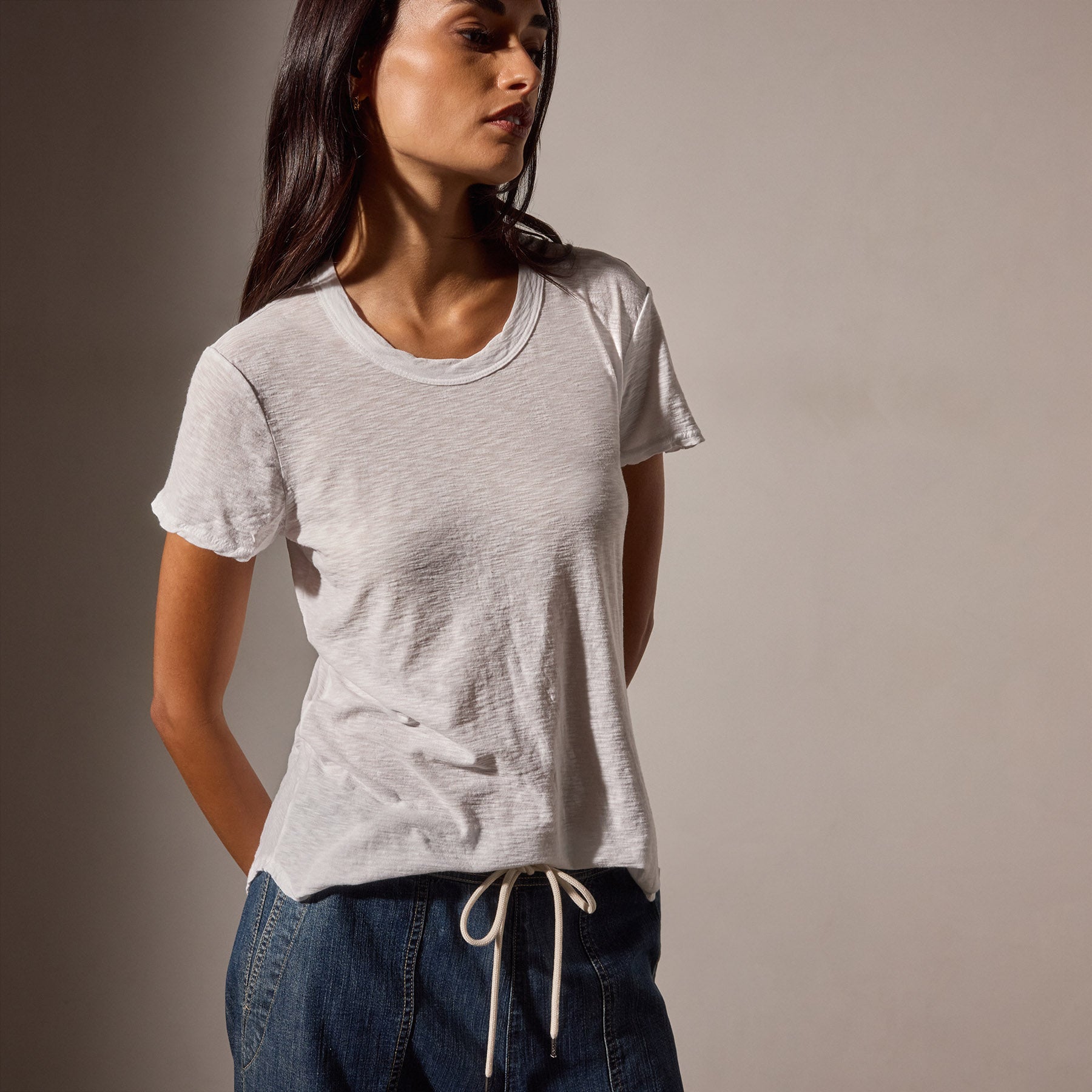 Sheer Slub Crew Neck Tee in White | James Perse Los Angeles