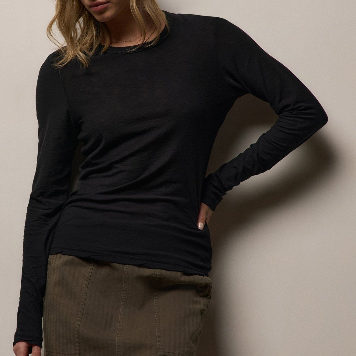 Sheer Slub Long Sleeve Crew - Black | James Perse Los Angeles