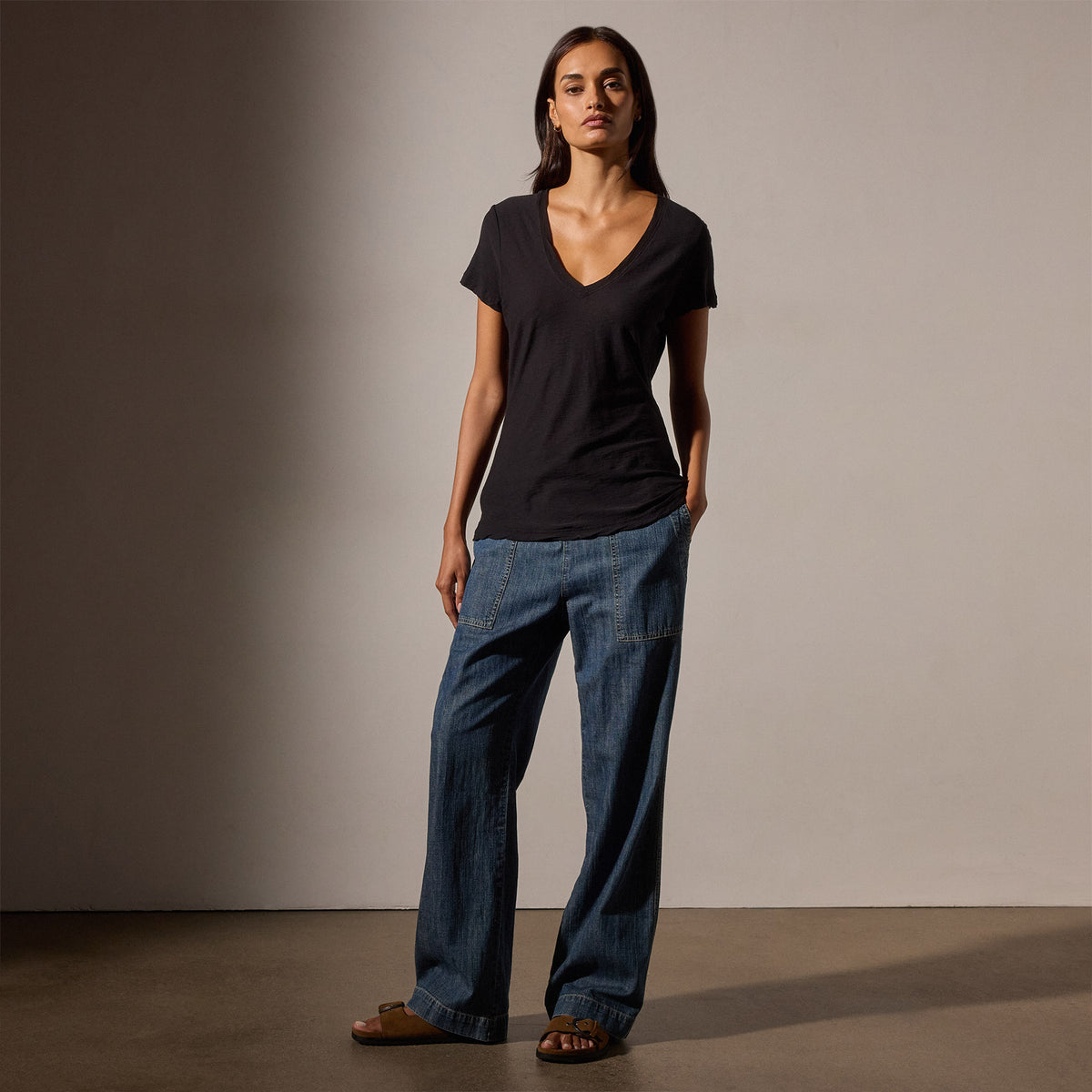 Sheer Slub Casual V Neck in Black | James Perse Los Angeles