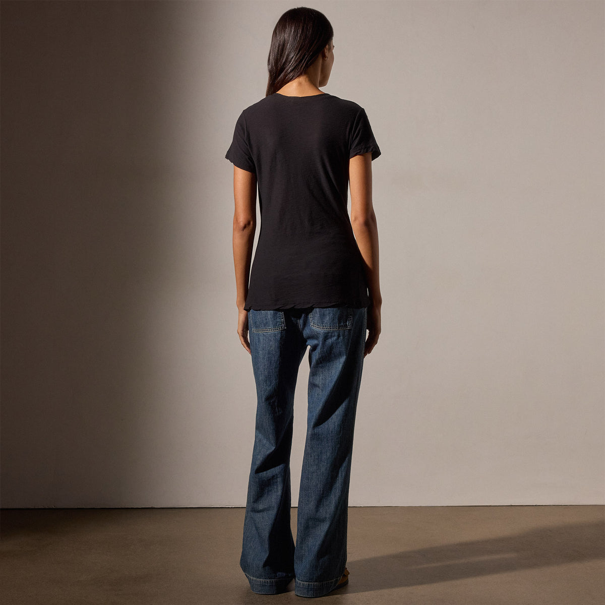 Sheer Slub Casual V Neck in Black | James Perse Los Angeles