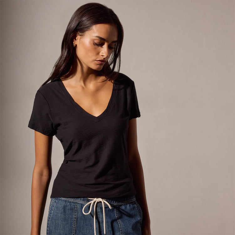 Sheer Slub Casual V Neck in Black | James Perse Los Angeles