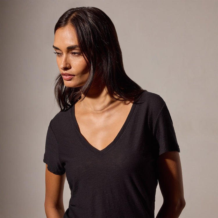 Sheer Slub Casual V Neck in Black | James Perse Los Angeles