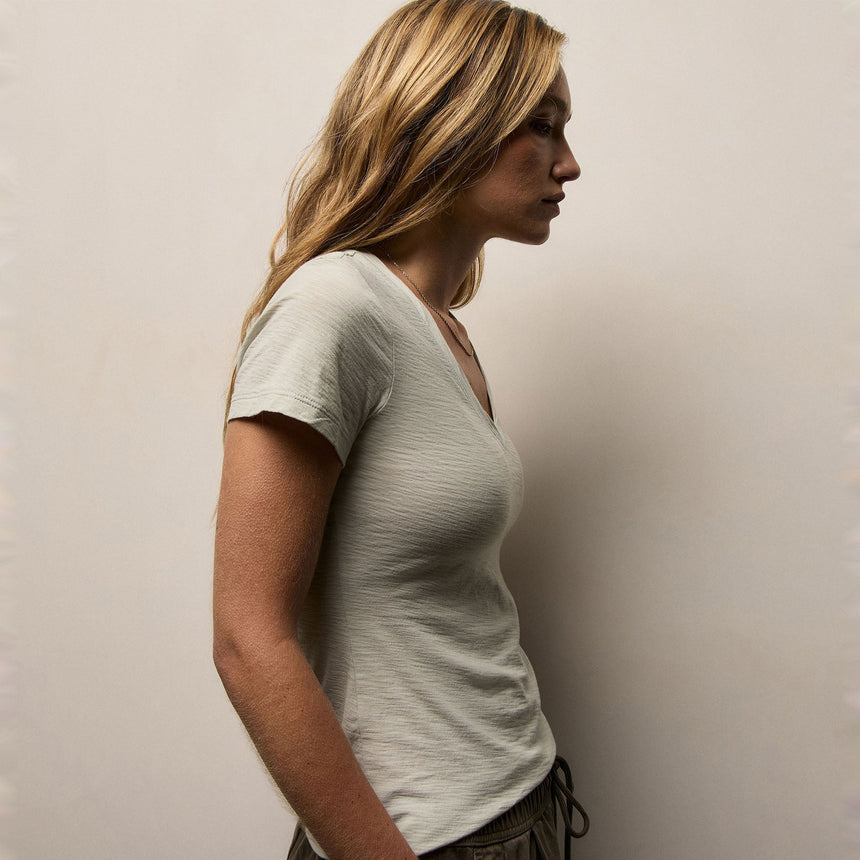 Sheer Slub Casual V Neck in Celery | James Perse Los Angeles