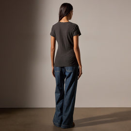 Sheer Slub Casual V Neck in Carbon | James Perse Los Angeles