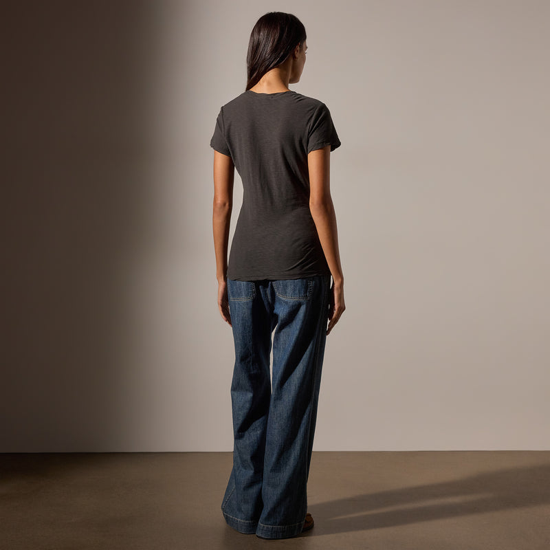 Sheer Slub Casual V Neck in Carbon | James Perse Los Angeles