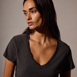 Sheer Slub Casual V Neck in Carbon | James Perse Los Angeles
