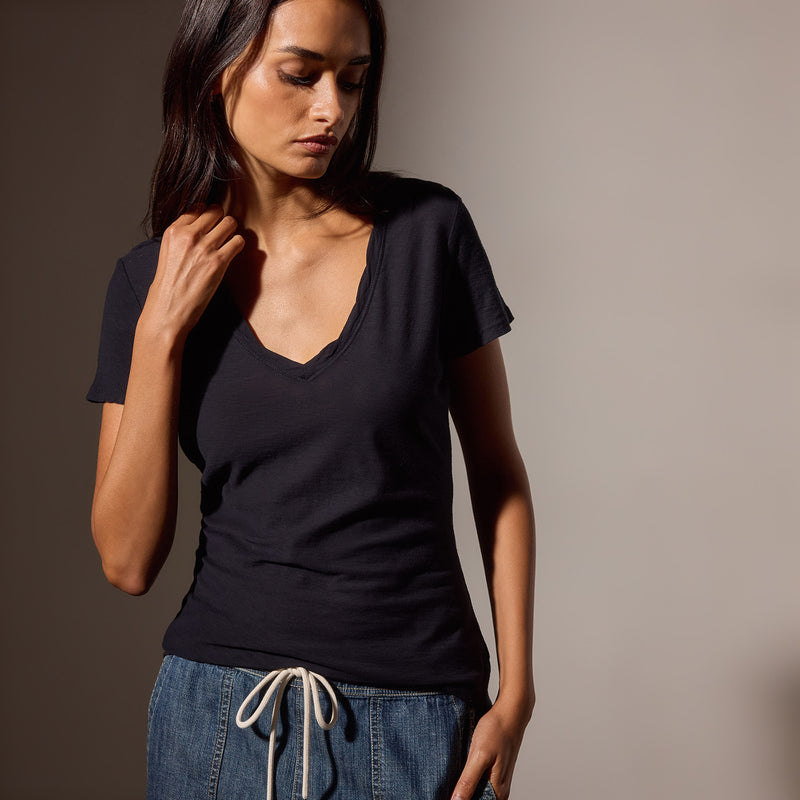 Sheer Slub Casual V Neck in Deep | James Perse Los Angeles