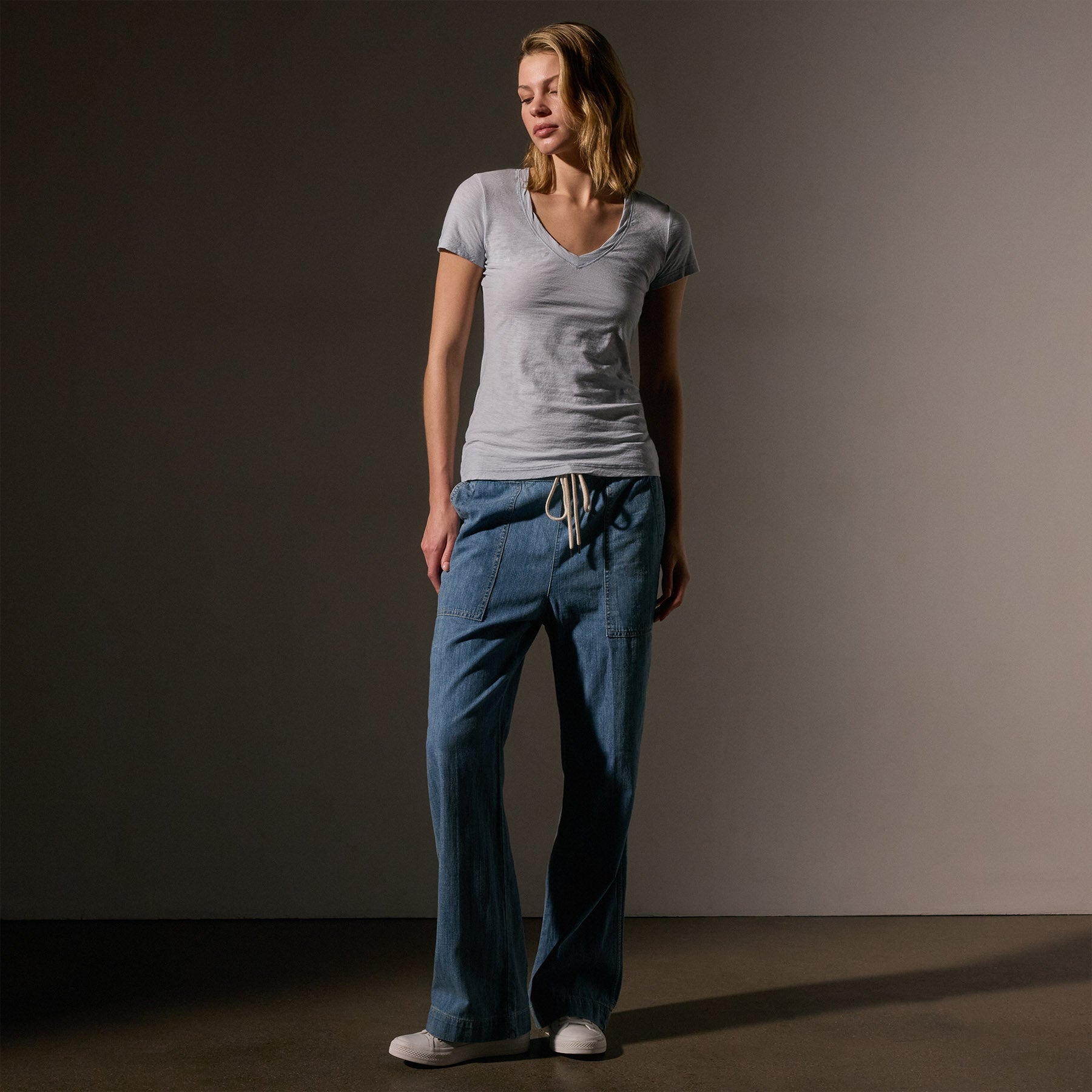 Sheer Slub Casual V Neck in Grey Glacier | James Perse Los Angeles