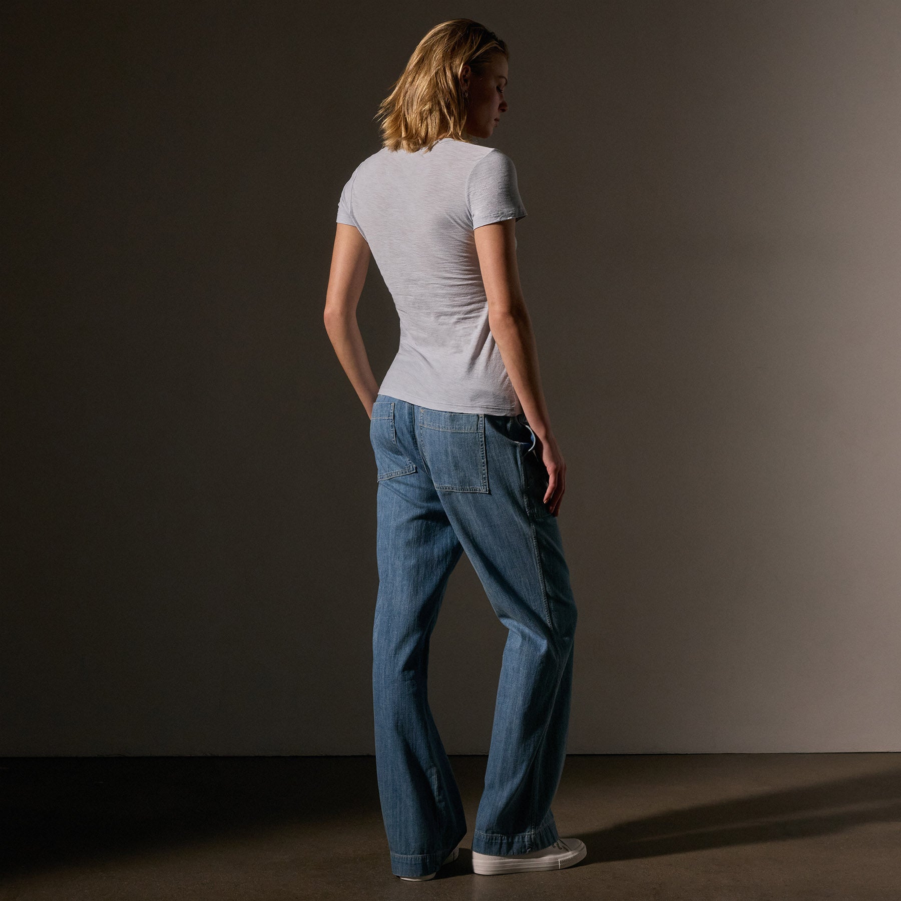 Sheer Slub Casual V Neck in Grey Glacier | James Perse Los Angeles