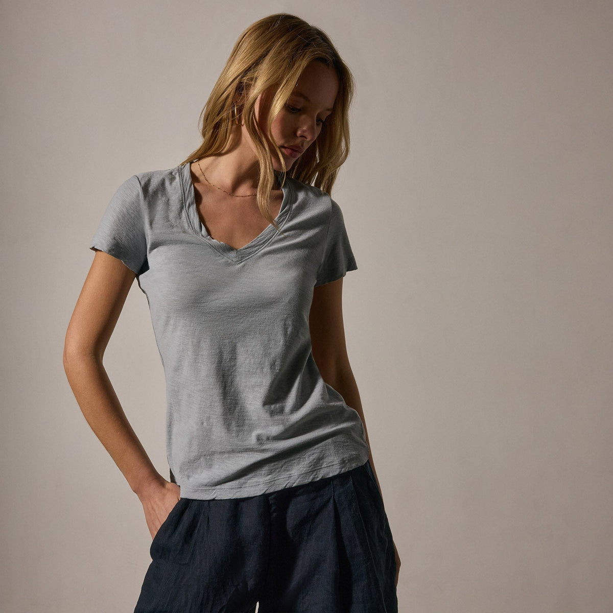Sheer Slub Casual V Neck in Grey Sky | James Perse Los Angeles