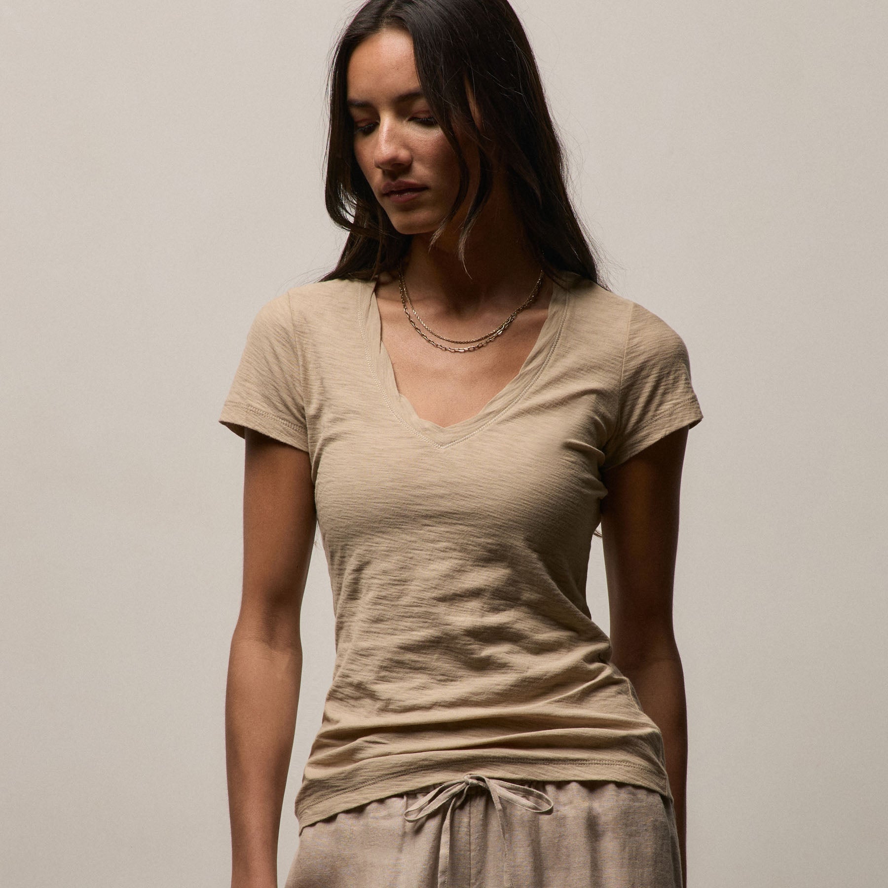 Sheer Slub Casual V Neck in Light Khaki | James Perse Los Angeles