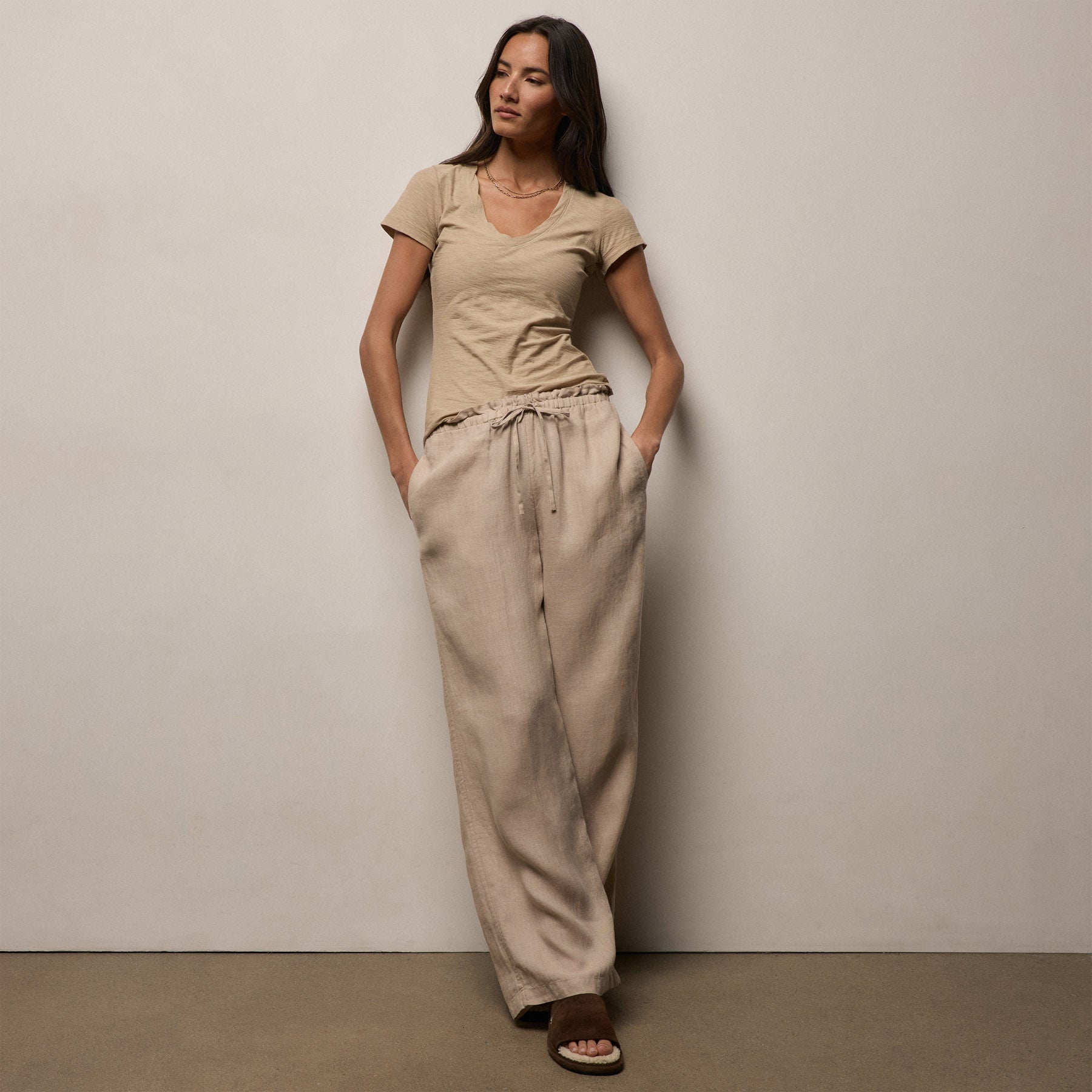 Sheer Slub Casual V Neck in Light Khaki | James Perse Los Angeles