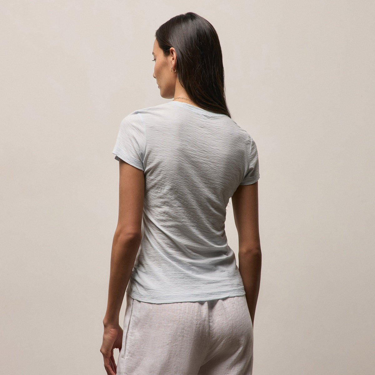 Sheer Slub Casual V Neck in Memory | James Perse Los Angeles