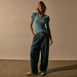 Sheer Slub Casual V Neck in Skipper | James Perse Los Angeles