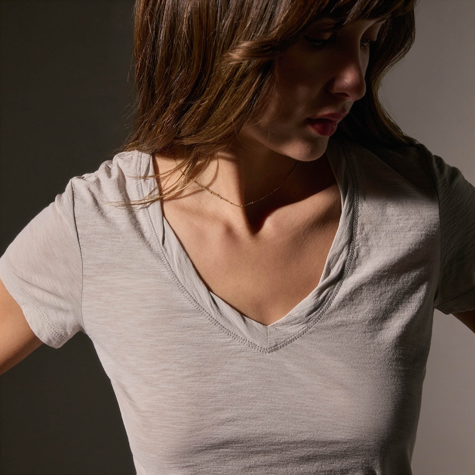Sheer Slub Casual V Neck in Salt | James Perse Los Angeles
