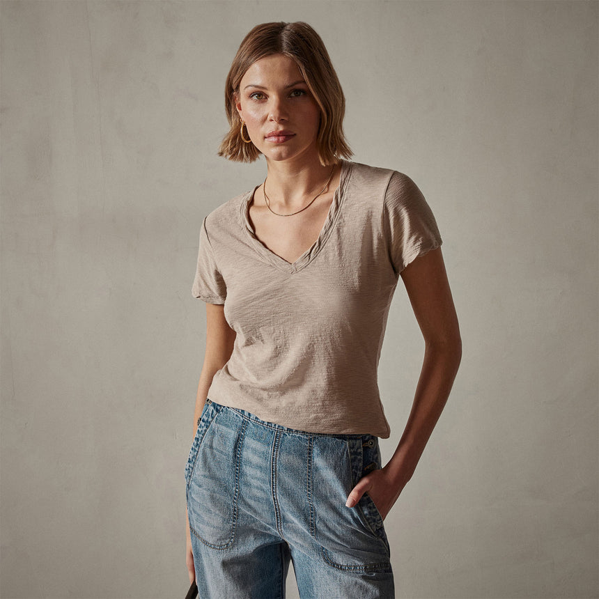 Sheer Slub Casual V Neck in Toast | James Perse Los Angeles