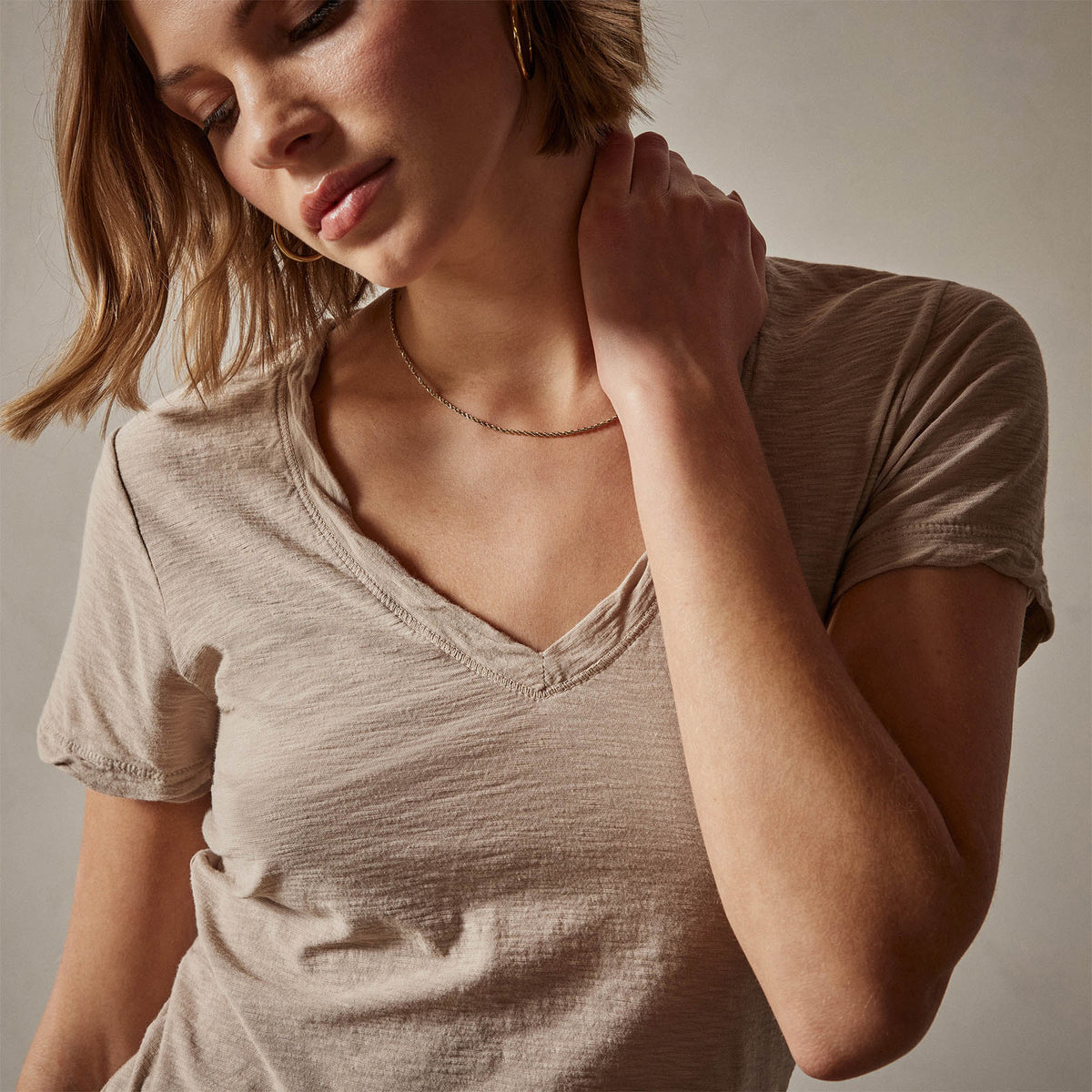 Sheer Slub Casual V Neck in Toast | James Perse Los Angeles