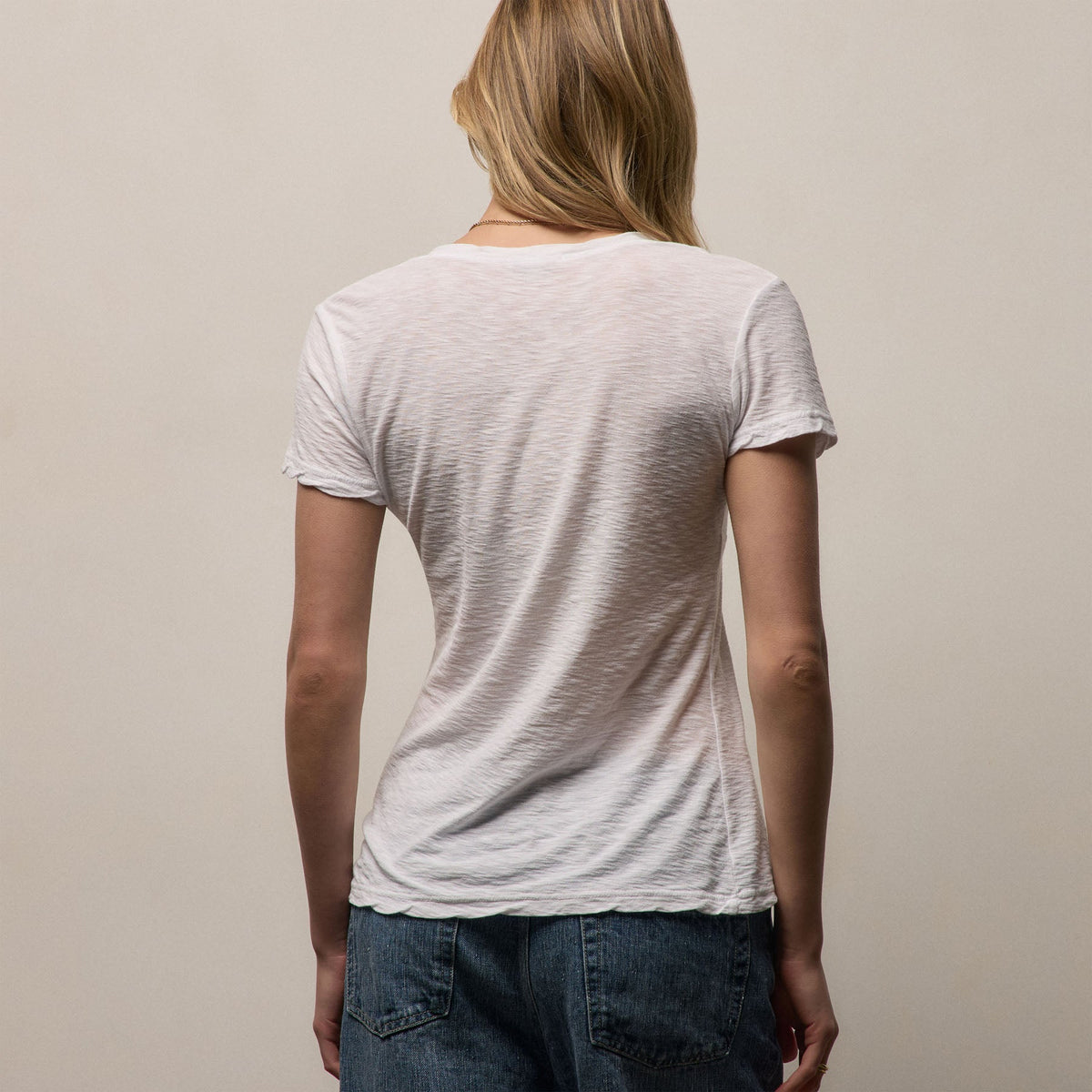 Sheer Slub Casual V Neck in White | James Perse Los Angeles