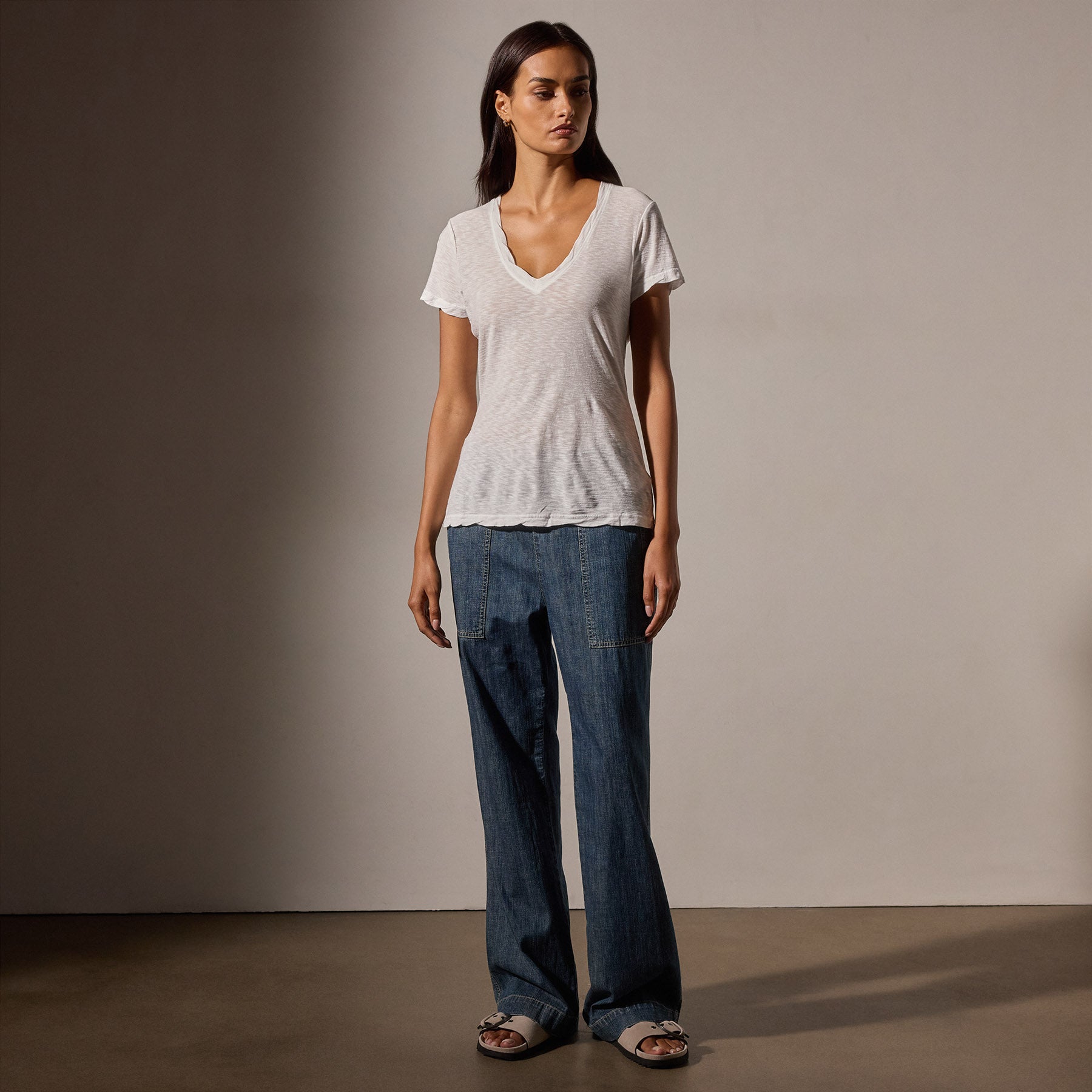 Sheer Slub Casual V Neck in White | James Perse Los Angeles