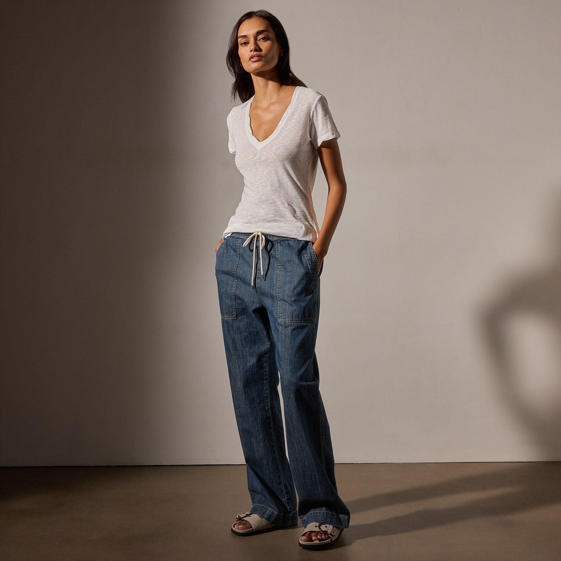 Sheer Slub Casual V Neck in White | James Perse Los Angeles