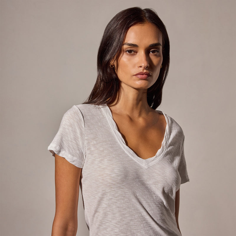 Sheer Slub Casual V Neck in White | James Perse Los Angeles
