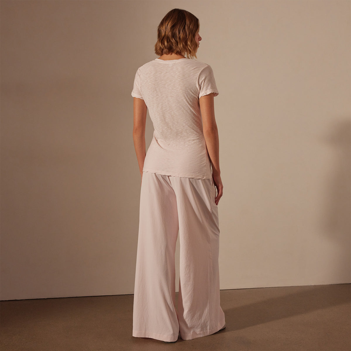 Sheer Slub Casual V Neck in Zephyr | James Perse Los Angeles