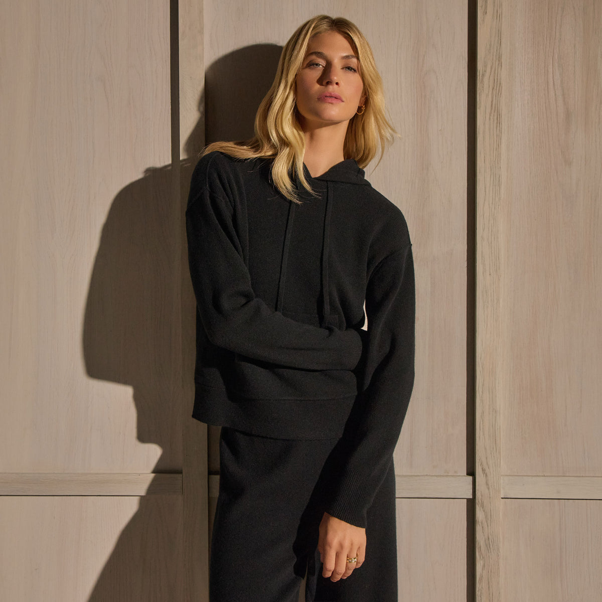 Cashmere Hoodie - Black | James Perse Los Angeles