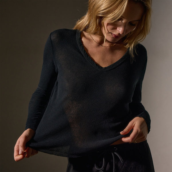 Deep V Tee in Black | James Perse Los Angeles