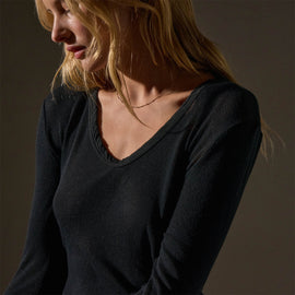 Deep V Tee in Black | James Perse Los Angeles