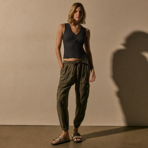 Cotton Cashmere Rbd Slvls Henley in Black | James Perse Los Angeles