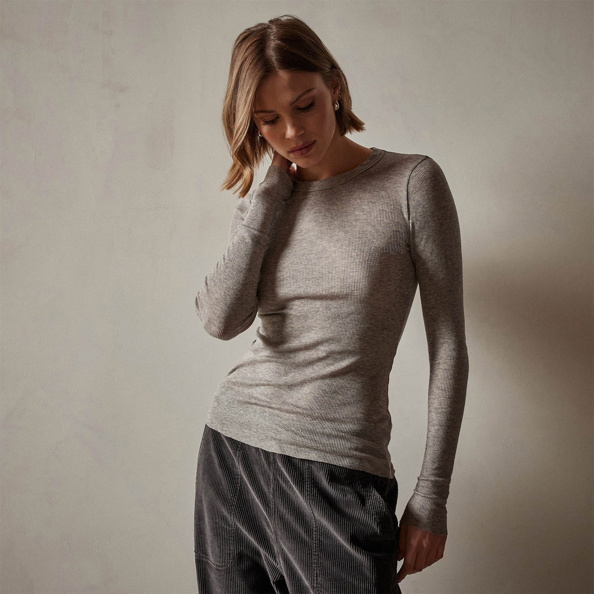 Cotton Cashmere Blend Ribbed Long Sleeve Crew in Heather Grey | James Perse Los Angeles
