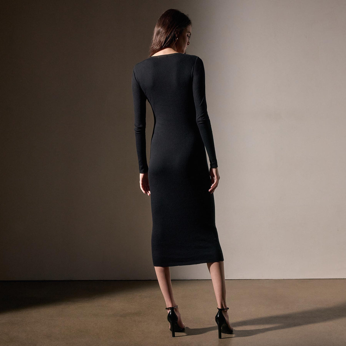 Cashmere Rib Deep V Neck in Black | James Perse Los Angeles