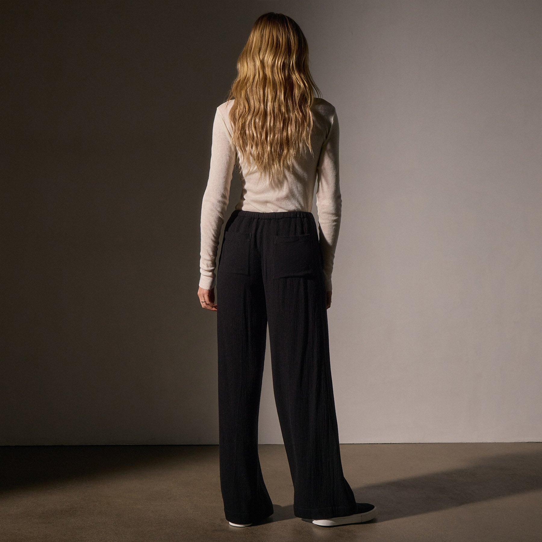 Pleated Wool Blend Pant in Black | James Perse Los Angeles