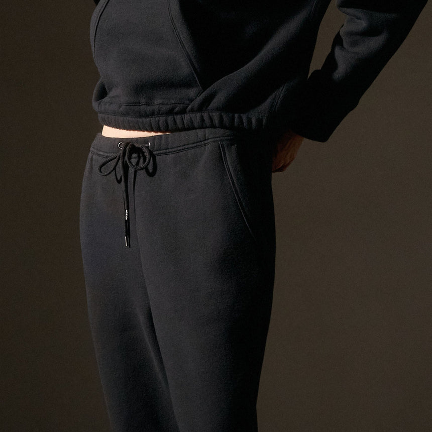 Cozy Oversized Sweat Pant  in Black | James Perse Los Angeles