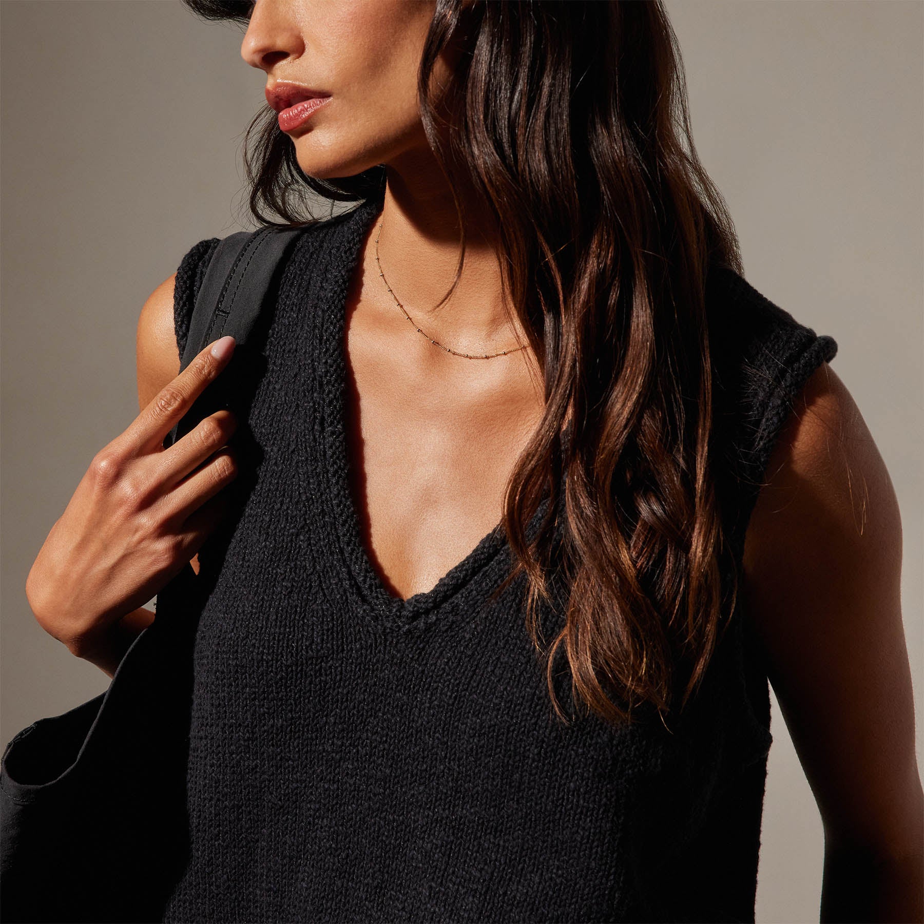 Cotton Linen V Neck Vest - Black | James Perse Los Angeles