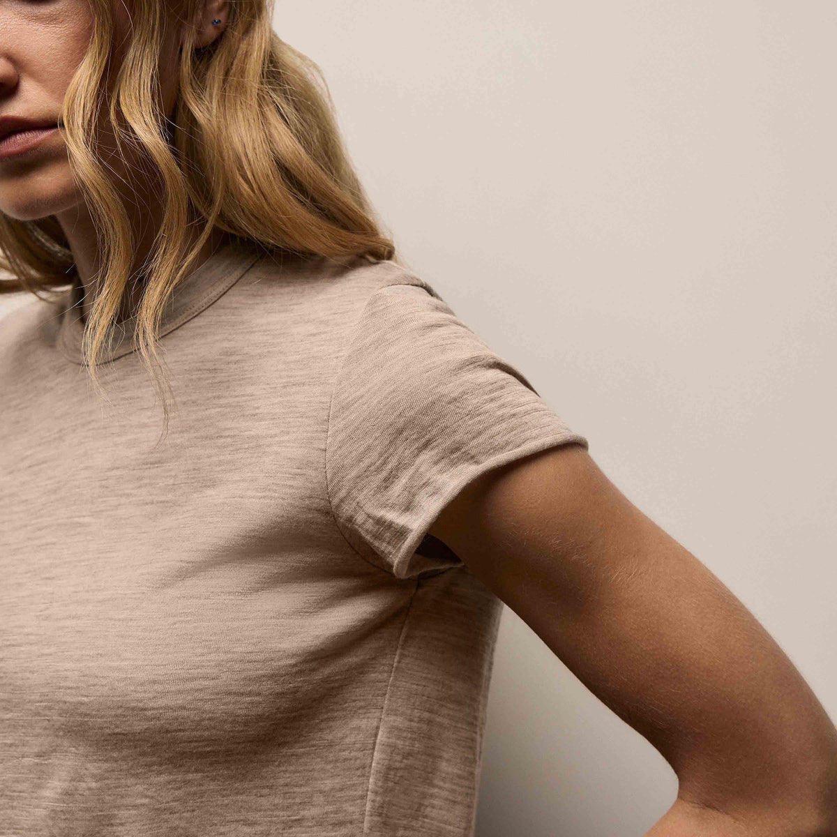 Wool Jersey Lounge Tee in Soft Beige | James Perse Los Angeles