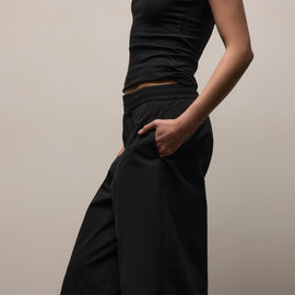 Italian Heavy Poplin Relaxed Pant in Black | James Perse Los Angeles
