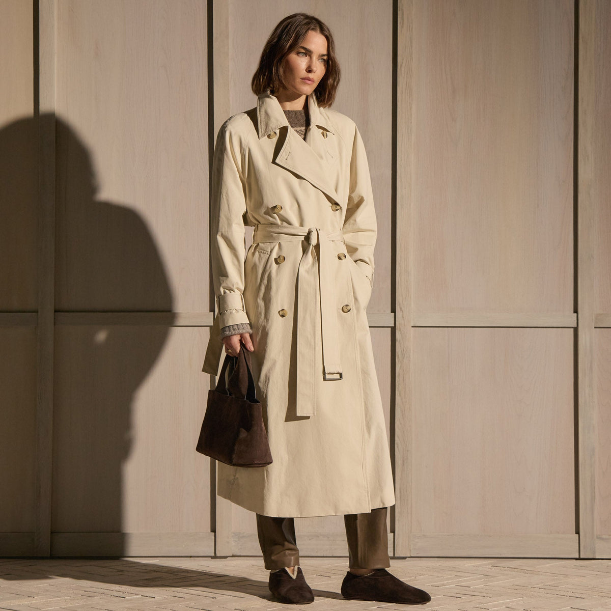 Italian Heavy Poplin Trench Coat in Beige | James Perse Los Angeles