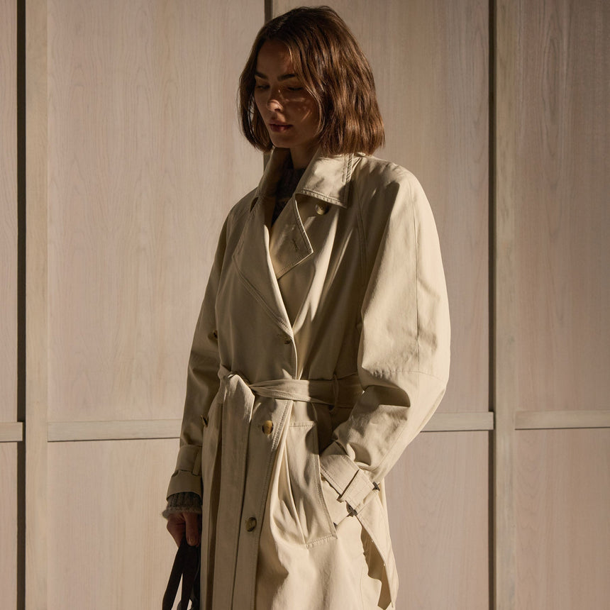 Italian Heavy Poplin Trench Coat in Beige | James Perse Los Angeles