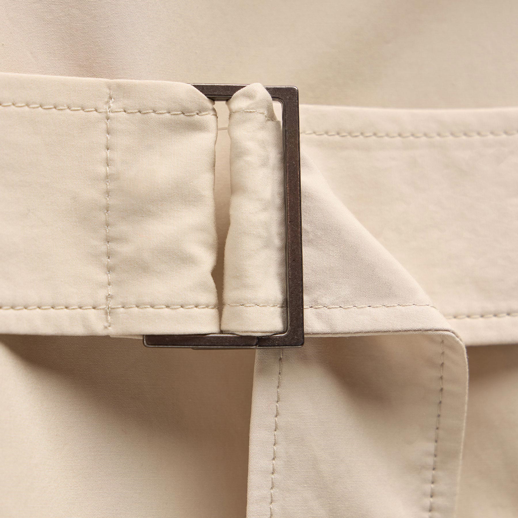 Italian Heavy Poplin Trench Coat in Beige | James Perse Los Angeles