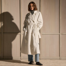 Italian Heavy Poplin Trench Coat in White | James Perse Los Angeles