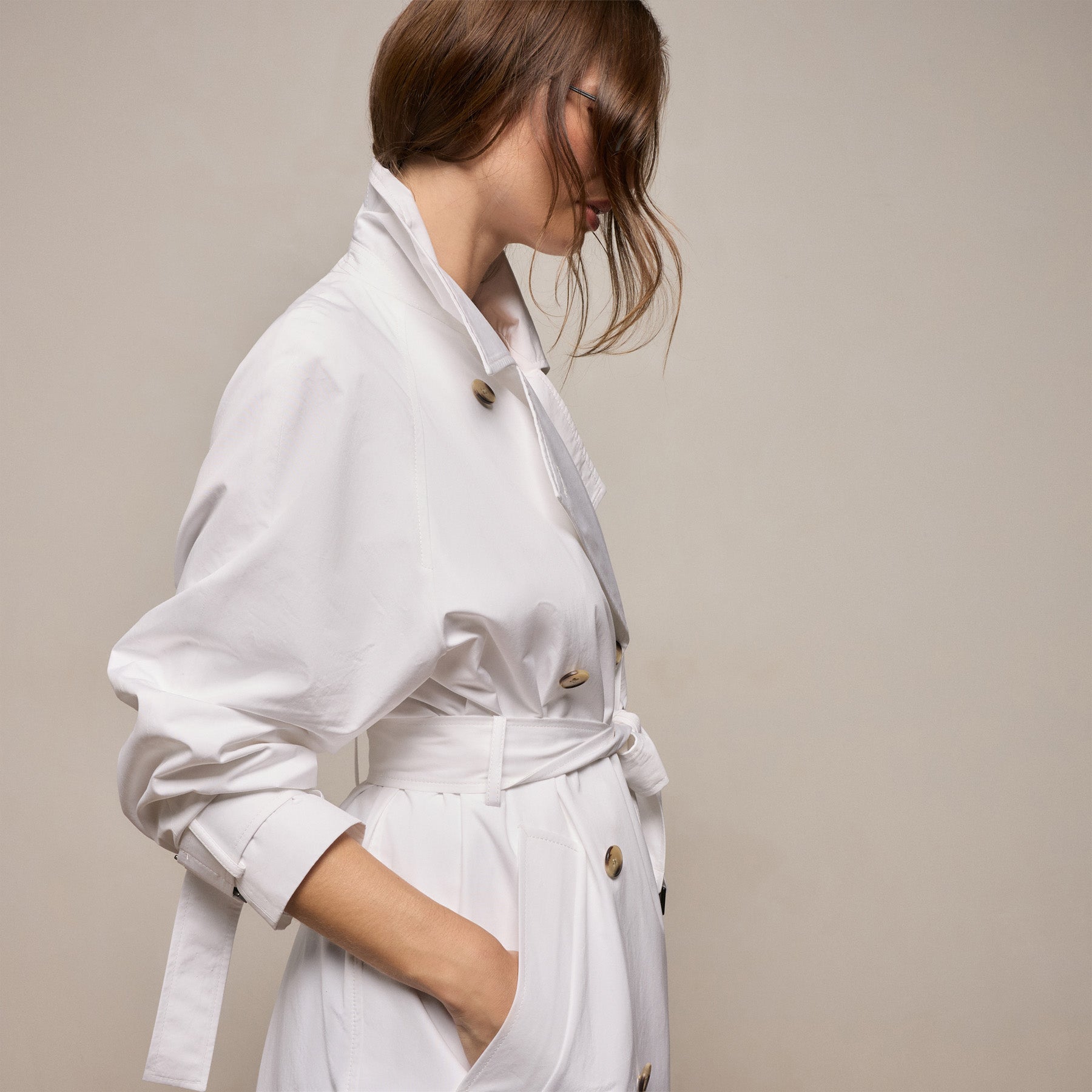 Italian Heavy Poplin Trench Coat in White | James Perse Los Angeles