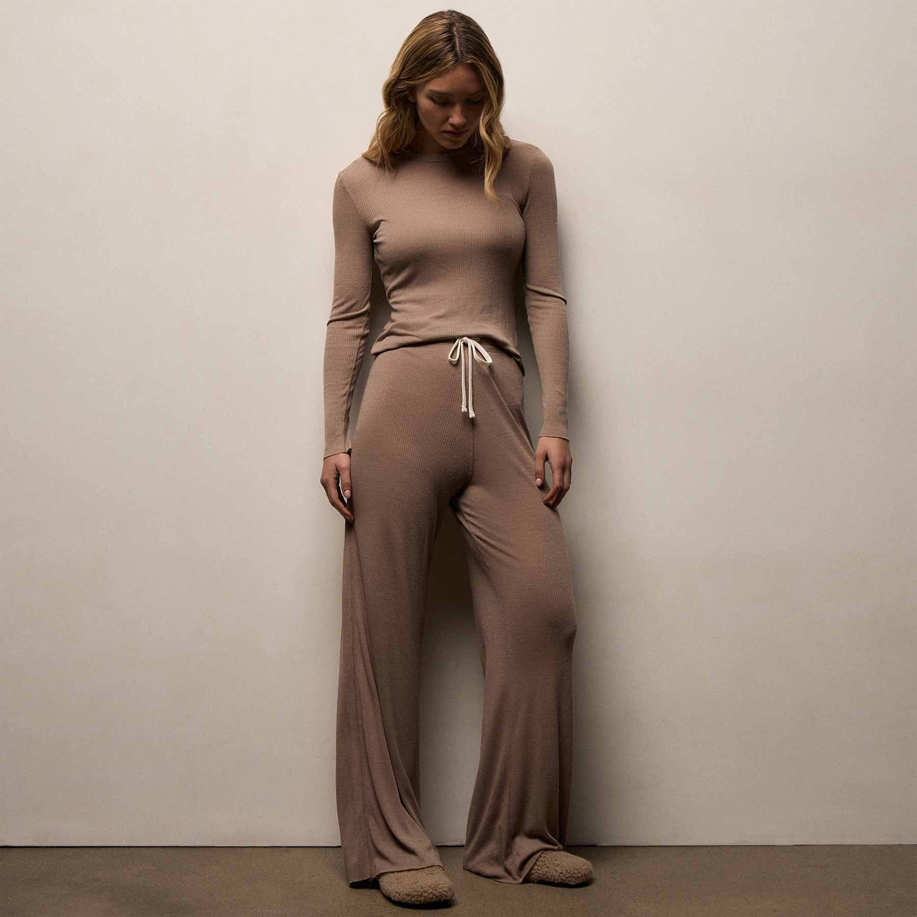 Wool Rib Long Sleeve Lounge Tee in Coffee | James Perse Los Angeles